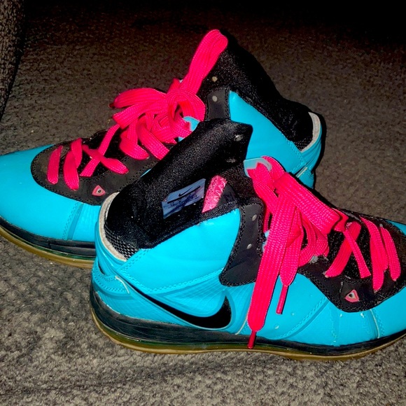 Lebron 8 heat mids‼️💯 - Picture 2 of 4